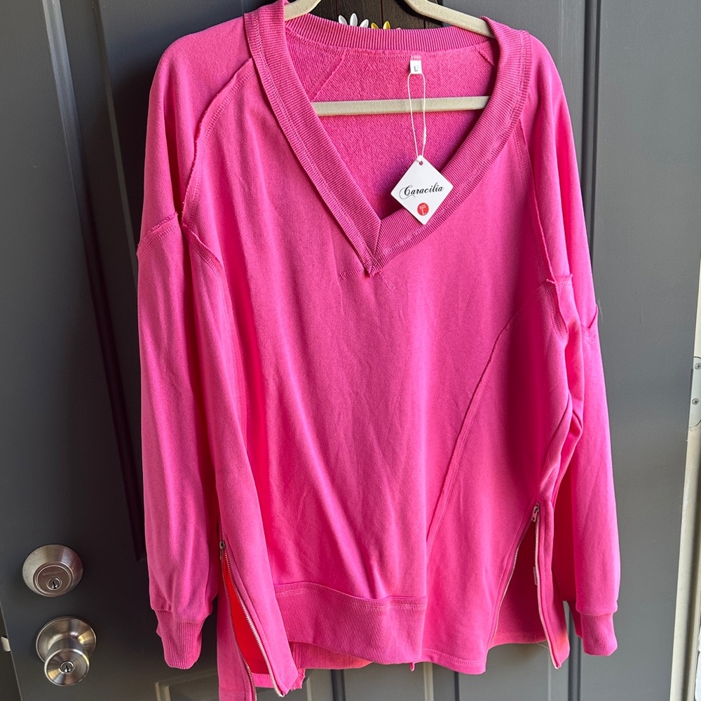 Amazon Women's Pink V-Neck Top
